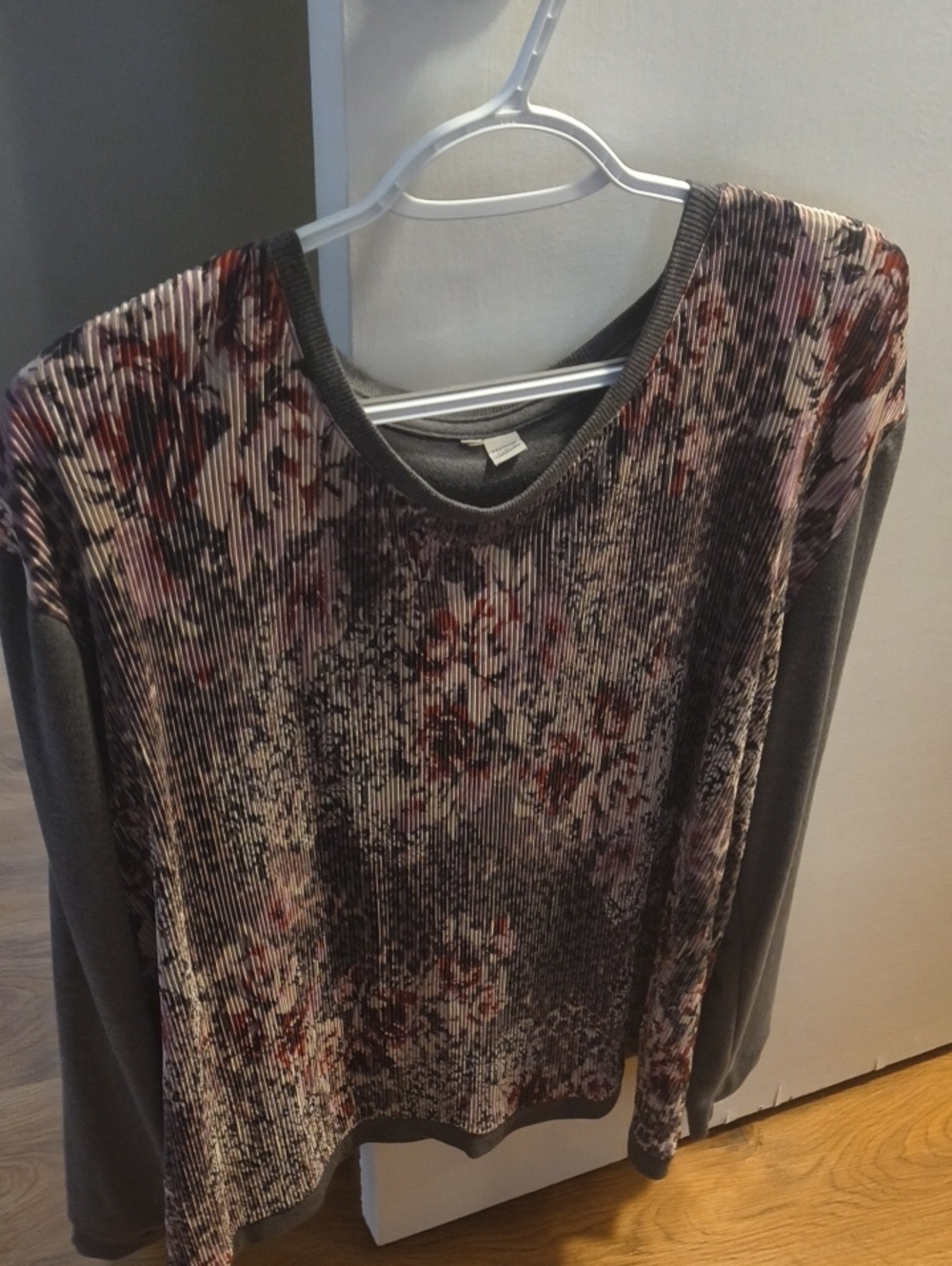 Women’s Heathered Floral Long-Sleeve Top - Gray & Pink